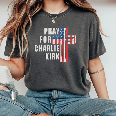 Pray For Charlie Kirk T-Shirt Tribute Memorial Graphic T-Shirt Christian Cross Usa Flag T-Shirt Patriotic Prayer T-Shirt Unisex