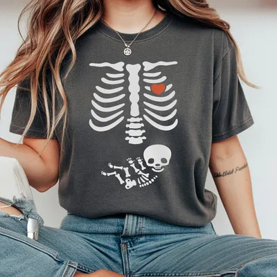 Skeleton Pregnant T-Shirt Skeleton Halloween Maternity T-Shirt New Baby Boy Pregnancy Announcement T-Shirt