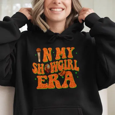 Unisex In My Showgirl Era Groovy Graphic Outfit Women Girls Hoodie Casual
