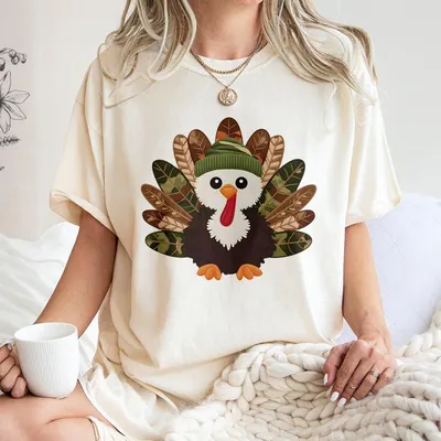 Retro Thanksgiving Turkey Gobble Wearing Camo Beanie Hat T-Shirt,Cute Turkey With Camo Unisex T-Shirt,Thanksgiving Gift For Men And Women
