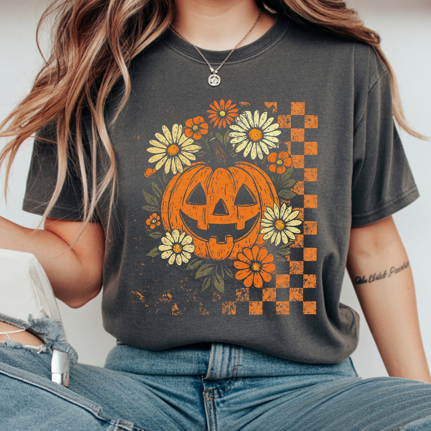 Retro Floral Pumpkin T-Shirt – Vintage Fall Graphic Tee