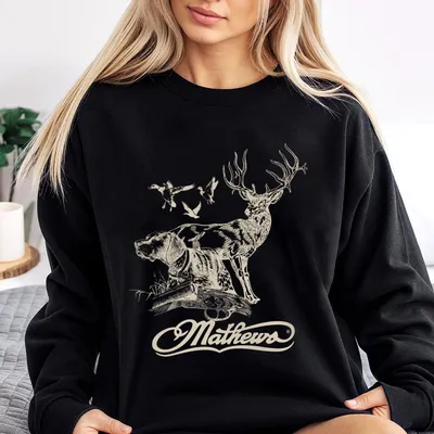 Mathews Hunting Dog Buck Sweatshirt Sweatshirt, Unisex Graphic Hunting Sweatshirt, Bowhunting Design With Dog & Deer