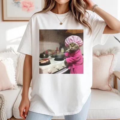 Funny Animal Vintage Graphic T-Shirt Housewife Cat T-Shirt Animal T-Shirt Unisex Meme Cringe Funny T-Shirt Menswear Womenswears