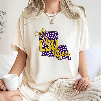 Lsu Tigers Graphic T-Shirt Purple And Gold Bow Louisiana Map T-Shirt Southern College Spirit Outfit Game Day Style