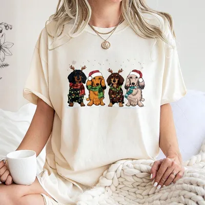 Cute Dachshund Christmas T-Shirt – Holiday Dog Lover With Festive Wiener Dogs, T-Shirt For Dog Lovers