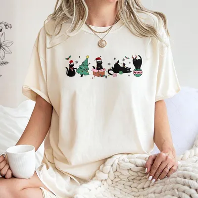 Christmas Cats T-Shirt, Cute Black Cat Holiday, Funny Xmas Cat Lovers T-Shirt, Cozy Winter Gift For Women And Men