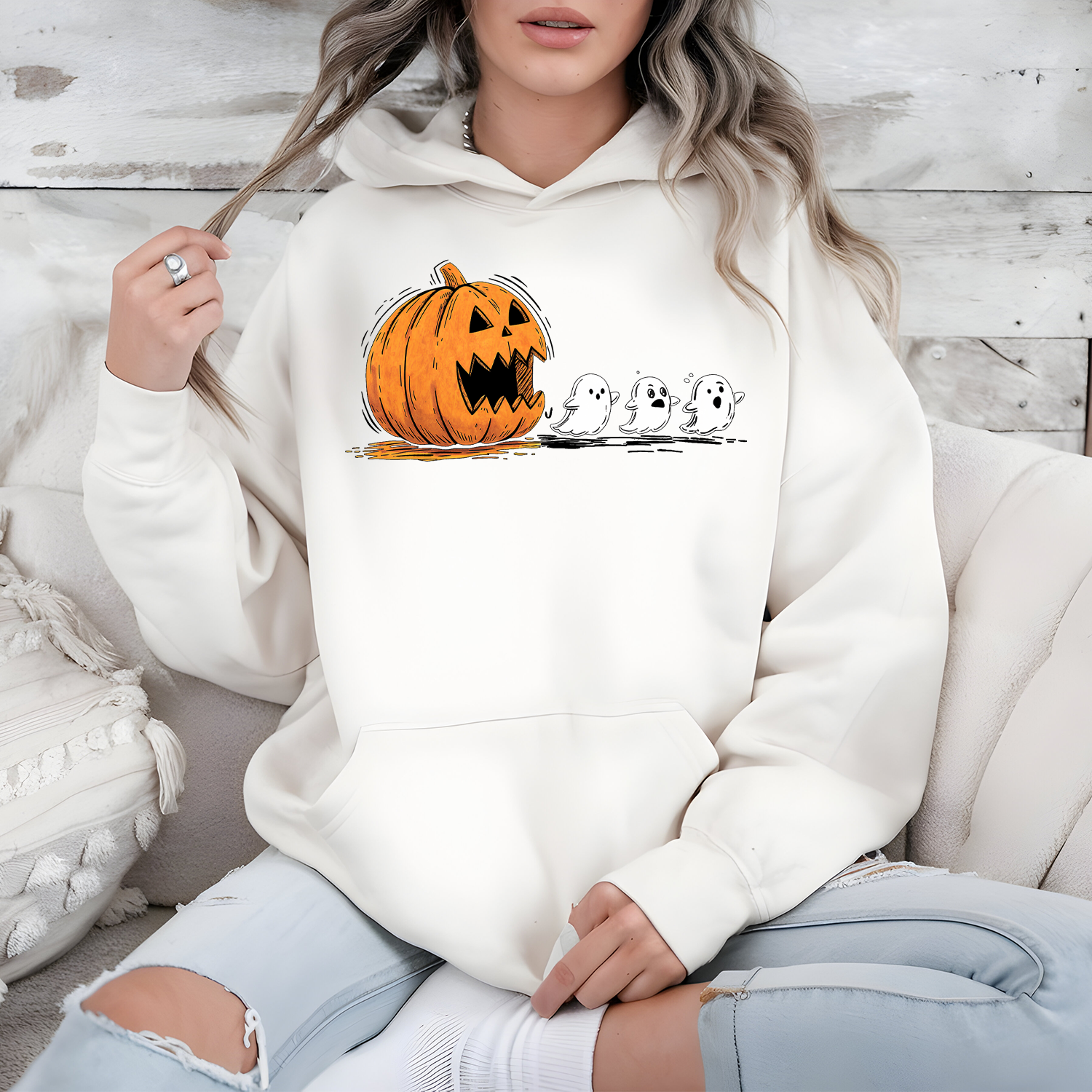 Trendy Pumpkin Chasing Ghost Halloween Hoodie