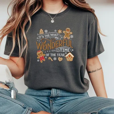 Christmas Holiday T-Shirt Gingerbread Cookie Graphic  Festive Winter Outfit Cozy Xmas Party Top Cute Unisex