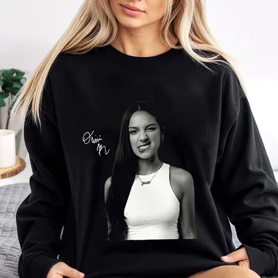 Oliviarorigo V15 Tour Sweatshirt Guts Album Sweatshirt Vampire Graphic Sweatshirt Fan Merch For Music Lovers Sad Girl Era Gift Concert