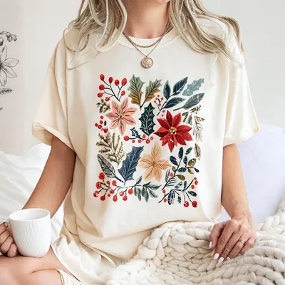 Boho Floral Christmas T-Shirt, Women'S Christmas Outfits, Womans Holiday T-Shirt, Christmas Gift, Cute Holiday T-Shirt