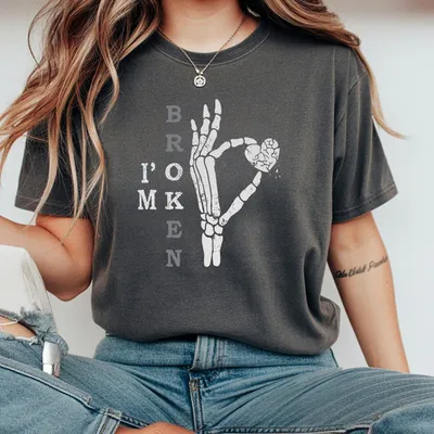 I M Broken Printed Women'S T-Shirt Ladies Summer Outfit Women Graphic T-Shirt Gift For Girl Friend Gift For Women Full Size