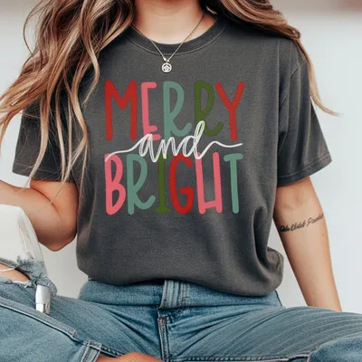Merry Christmas And Bright T-Shirt T-Shirt T-Shirt Retro Gift For Xmas Cotton Womenswear Tops